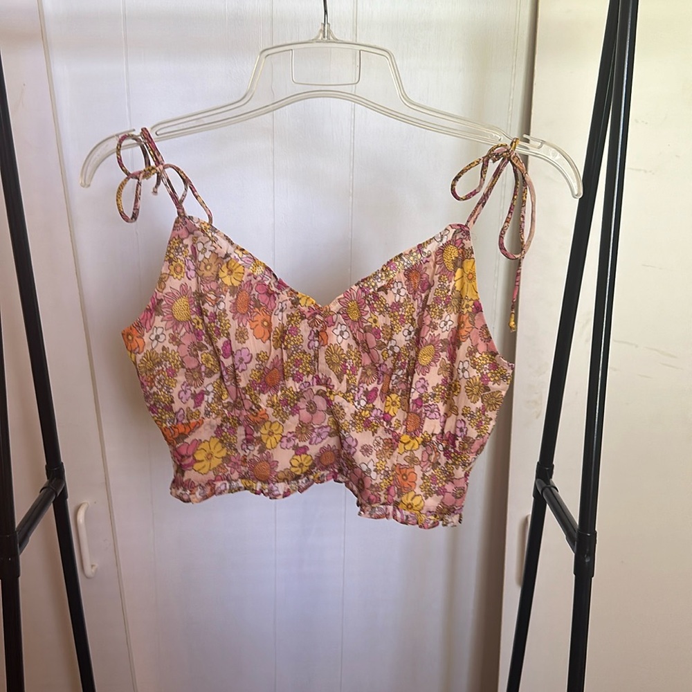 Cropped floral tank top